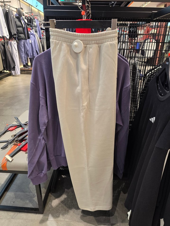 ADIDAS BEJ EŞOFMAN MAĞAZA ÇIKIŞLI
(S-M-L-Xl) - Görsel 2