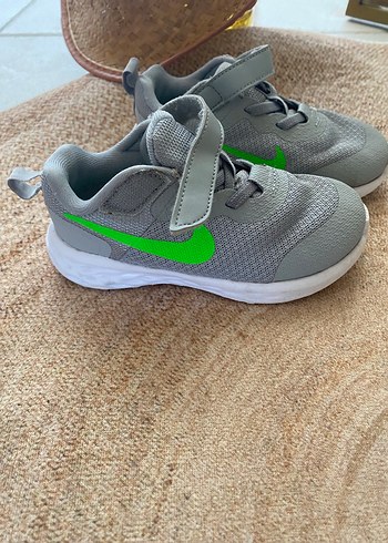 Nike Gri unisex Çocuk Spor Ayakkabı Cırtlı