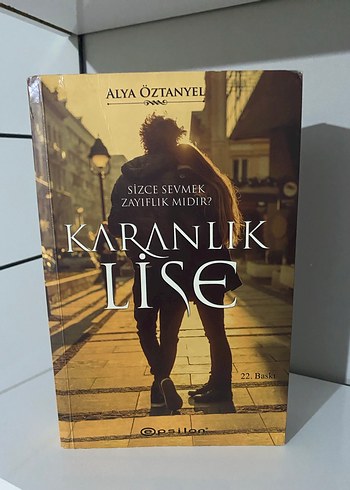 Karanlık Lise - Alya Öztanyel