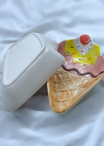 Beden Pastel Renkli Dondurma Tasarımlı Tabaklar