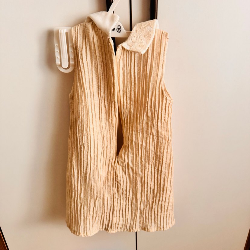 Kız Çocuk Bej Keten Pliseli Yelek - Görsel 2