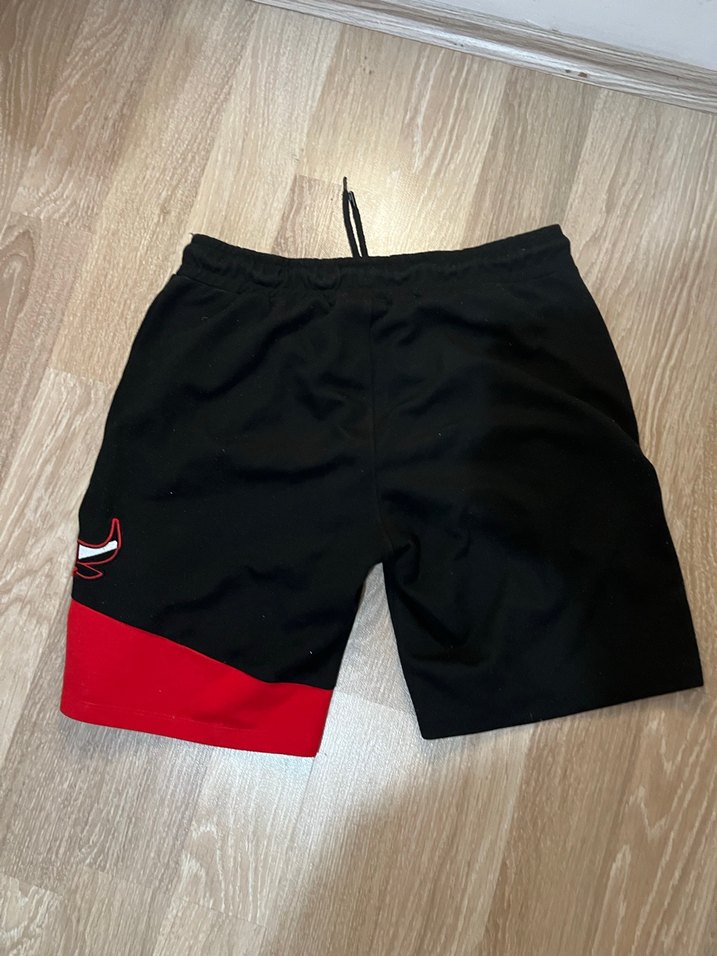 Chicago Bulls Siyah Erkek Şort - Görsel 2
