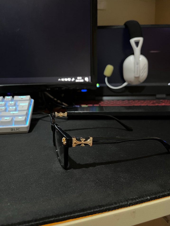 Chrome hearts gözlük - Görsel 3