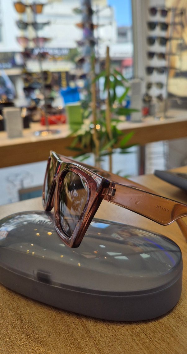 Venty Marka Şeffaf Kahverengi Güneş Gözlüğü - Görsel 3