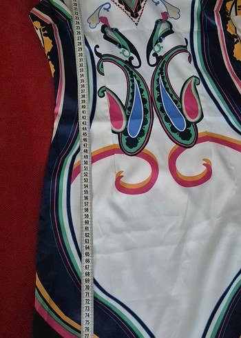 Şık mini V yaka elbise - Görsel 3