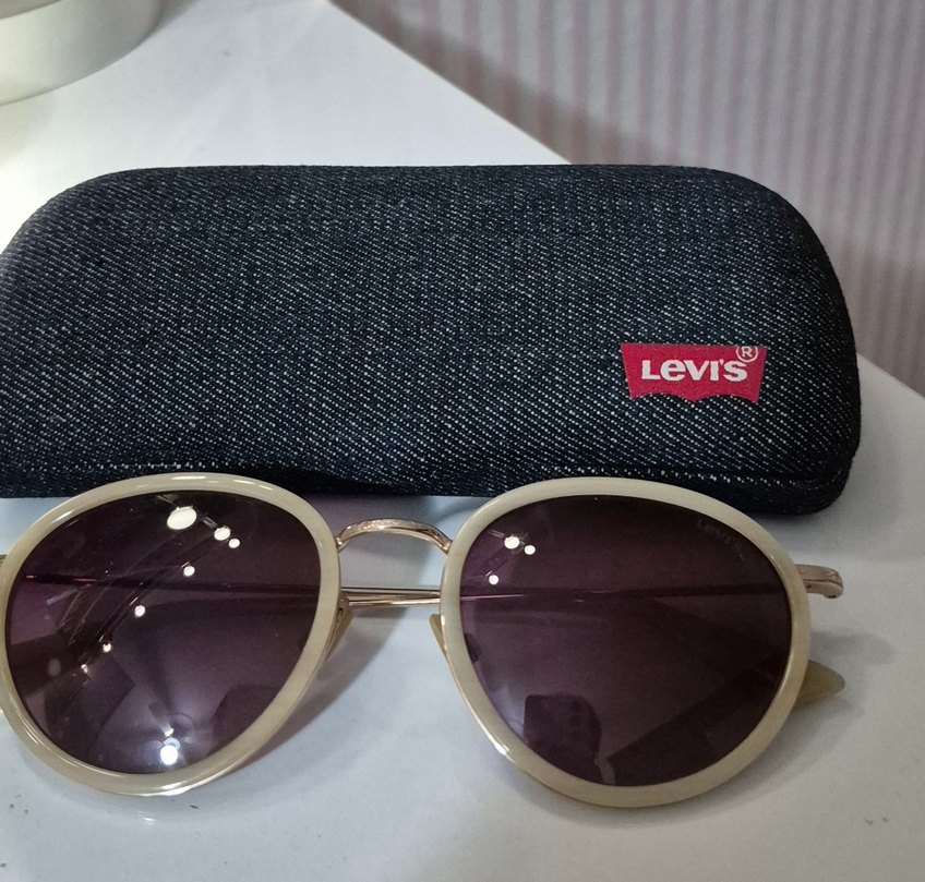 Levi's Günes Gözlüğü - Tarz ve Rahat Levi's Kadın Günes Gözlüğü - Görsel 3