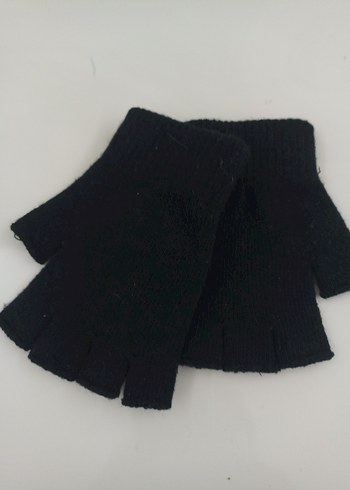 Gri ve siyah çift eldiven - Görsel 4