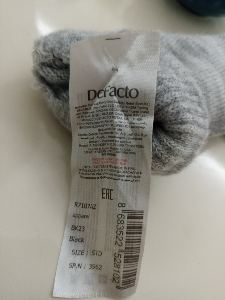 Gri ve siyah çift eldiven - Görsel 5