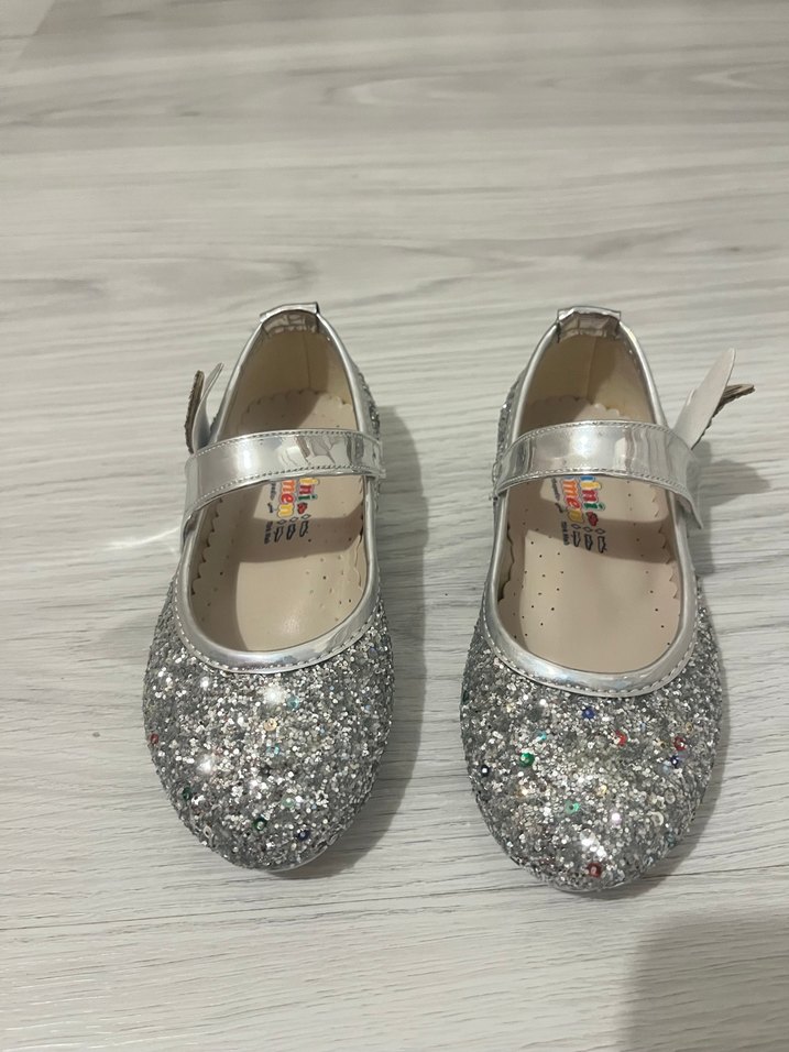Gri Parlak Kız Çocuk Babet Ayakkabı - Görsel 2