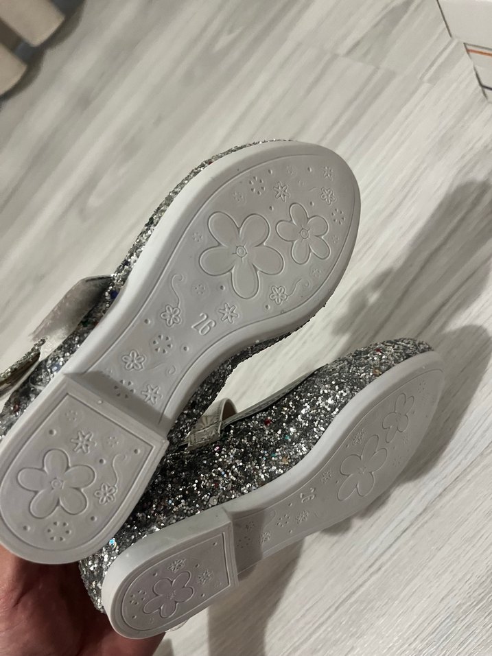 Gri Parlak Kız Çocuk Babet Ayakkabı - Görsel 4