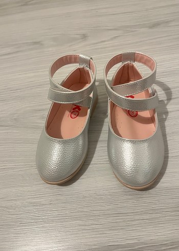 Kız Çocuk Gri Tokalı Babet Ayakkabı - Görsel 2