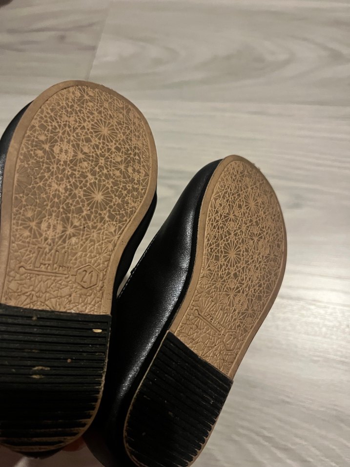 Kız Çocuk Siyah Tokalı Babet Ayakkabı - Görsel 3