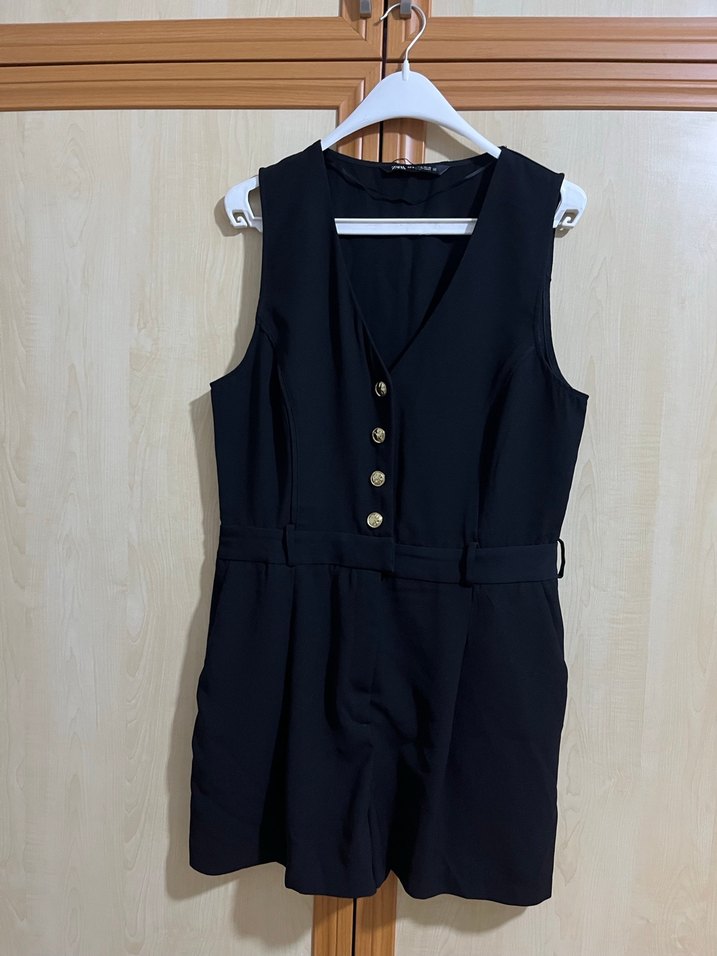 Siyah Düğmeli V Yakalı Kadın Tulum - Görsel 3