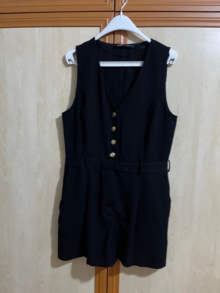 Siyah Düğmeli V Yakalı Kadın Tulum - Görsel 2