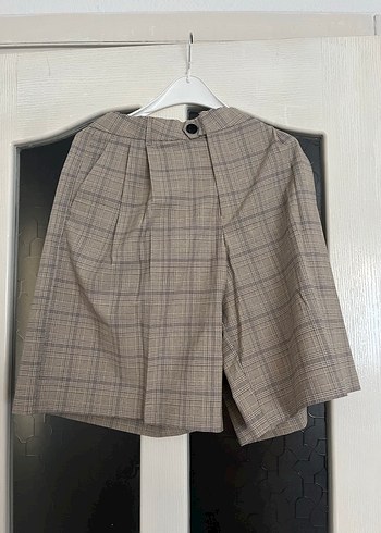 Kadın Pliseli Bej Bermuda Şort - Görsel 10