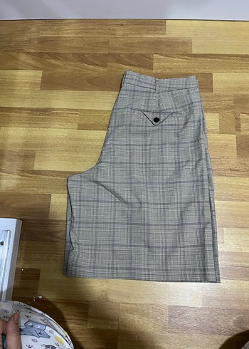 Kadın Pliseli Bej Bermuda Şort - Görsel 6