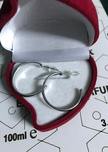 Minimalist  halka Küpe - Klasik Şıklık - Görsel 3