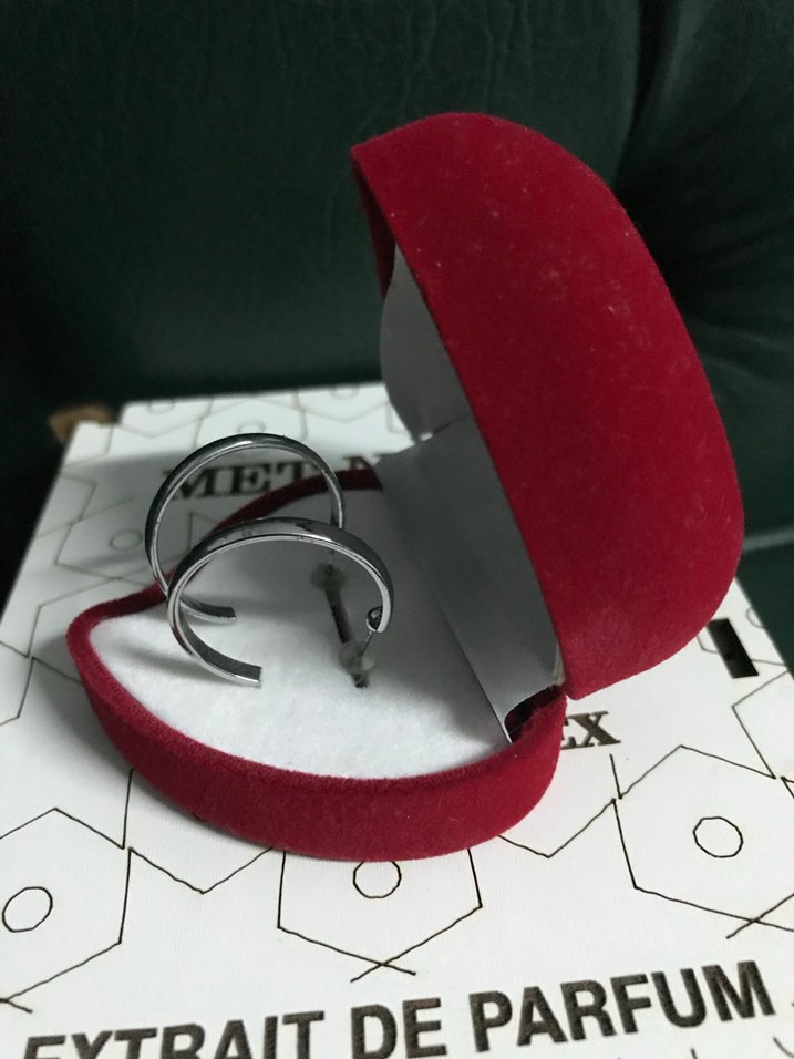 Minimalist  halka Küpe - Klasik Şıklık - Görsel 2