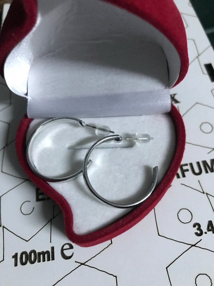 Minimalist  halka Küpe - Klasik Şıklık - Görsel 4