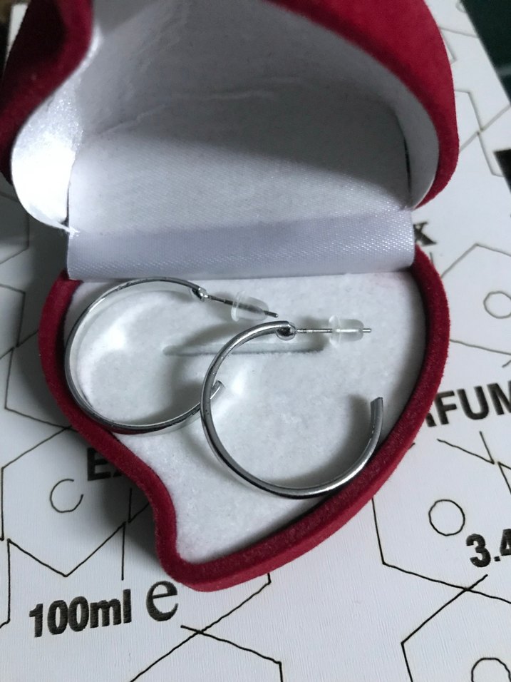 Minimalist  halka Küpe - Klasik Şıklık - Görsel 3