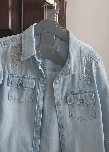 Kız Çocuk İşlemeli kot gömlek 5_6 yaş - Görsel 2