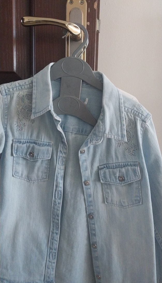 Kız Çocuk İşlemeli kot gömlek 5_6 yaş - Görsel 2