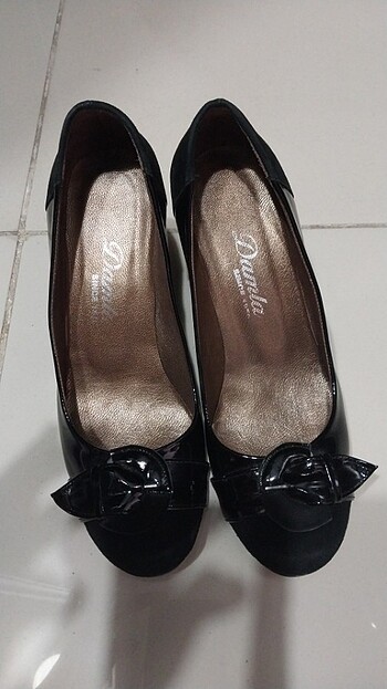 Siyah ayakkabı 