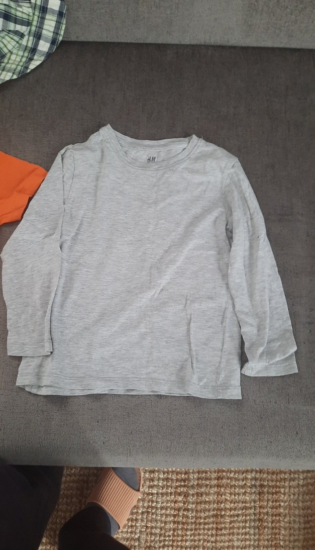 Turuncu Kısa Kollu Erkek Tişörtgri uzun kol tşort  ve şapka - Görsel 2