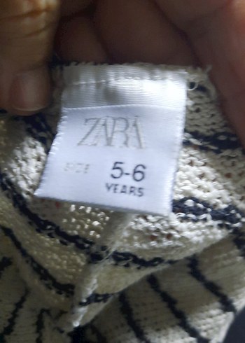 zara 5/6 yaş Kız Çocuk Gri Örgü Kolsuz örgü bluz 90tl - Görsel 4