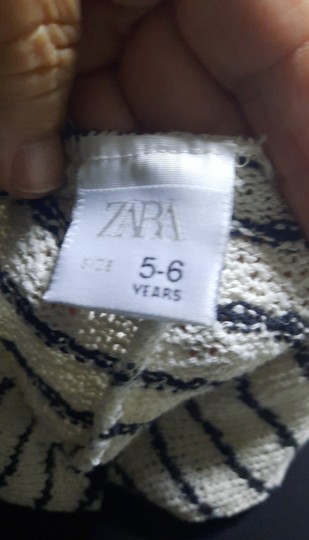 zara 5/6 yaş Kız Çocuk Gri Örgü Kolsuz örgü bluz 90tl - Görsel 4