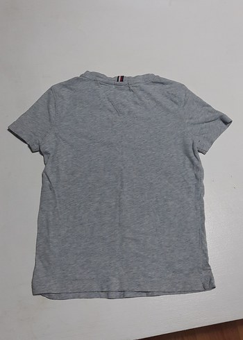 4/5 yaş orjinal Tommy Hilfiger Erkek Gri Kısa Kollu Tişört 100tl - Görsel 5