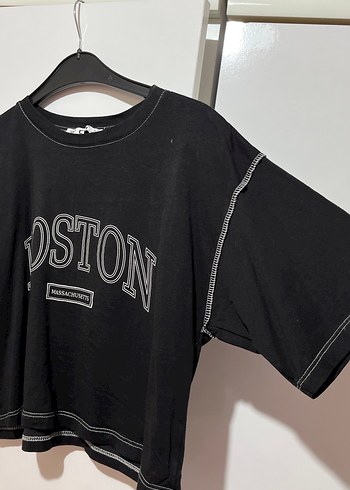 Siyah Baskılı Boston Tişört - Görsel 4
