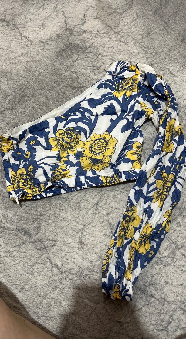 Tek Kollu Çiçekli Kadın Crop Top - Görsel 3