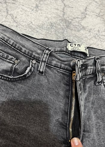 Gri Batik Desenli Kadın Denim Mini Şort - Görsel 6