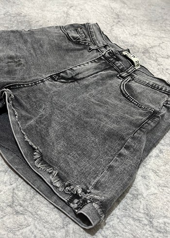 28 Beden gri Renk Gri Batik Desenli Kadın Denim Mini Şort