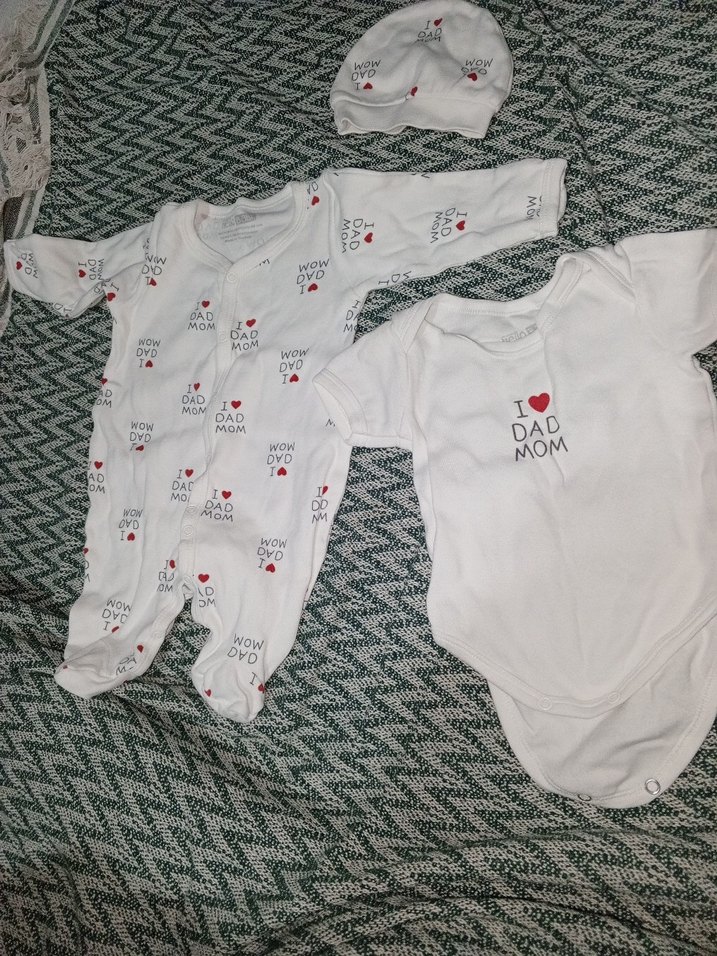 Pamuklu kalpli Bebek Body ve Şapka 1 2 kere gydı hemen büyüdü - Görsel 2