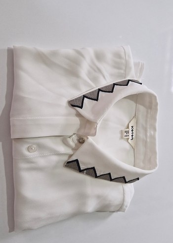 Düğmeli Beyaz Kolsuz Kadın Gömlek - Görsel 4