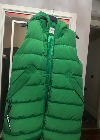 Yeşil Kapüşonlu Kadın Şişme Yelek - Görsel 2