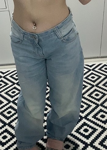 36 Beden mavi Renk Bershka baggy düşük bel Kadın Gri Mavi Bol Kesim Kot Pantolon
