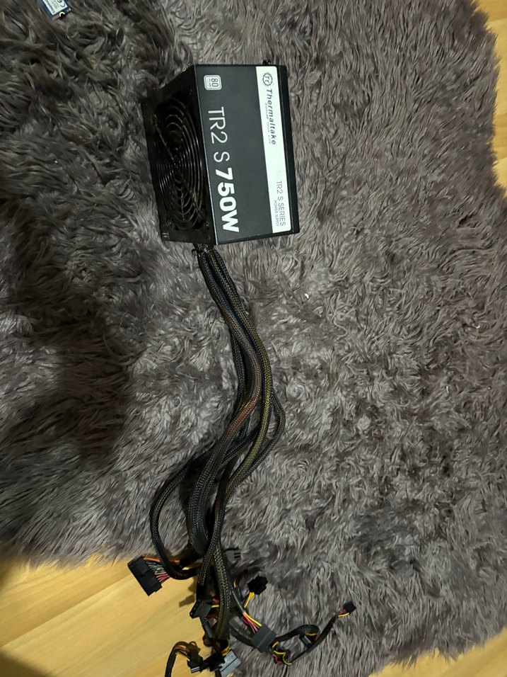 Thermaltake 750 80 plus - Görsel 2