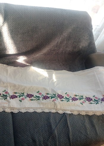 El İşi Çiçek Desenli Dantel Kenar Örtü - Görsel 3