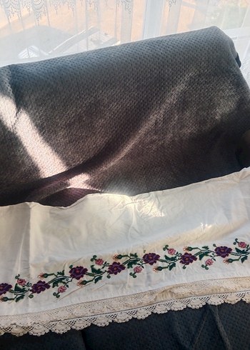 El İşi Çiçek Desenli Dantel Kenar Örtü - Görsel 2