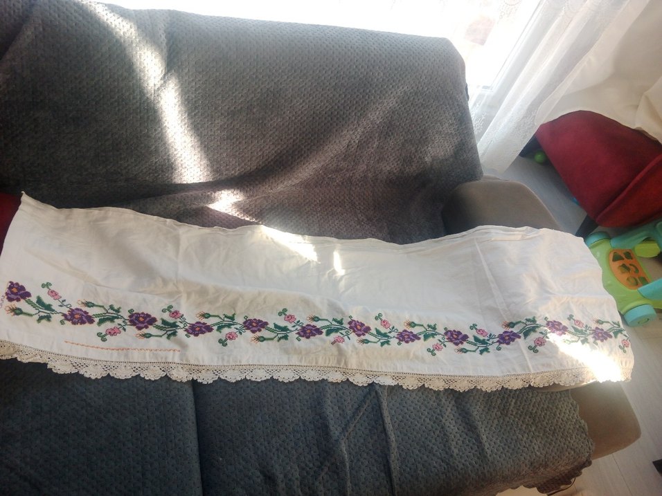 El İşi Çiçek Desenli Dantel Kenar Örtü - Görsel 3