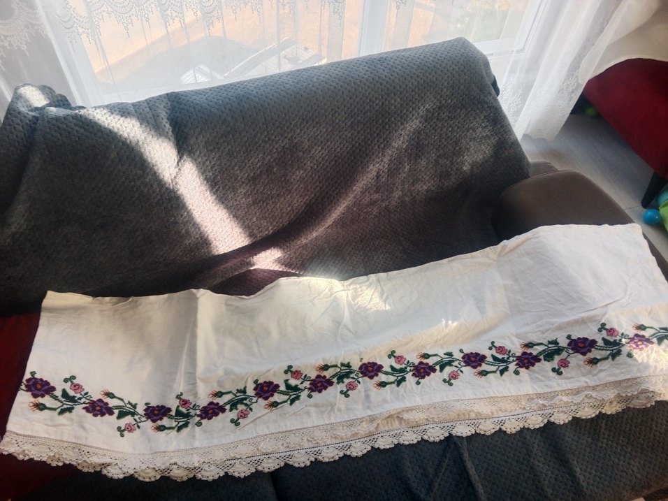 El İşi Çiçek Desenli Dantel Kenar Örtü - Görsel 2