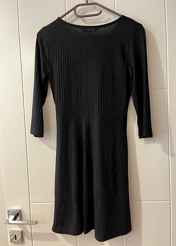 LC Waikiki Düğmeli Siyah Midi Elbise, V Yakalı