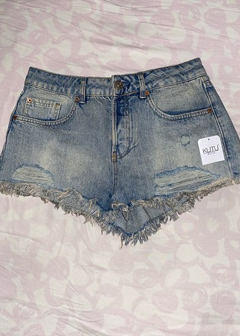 Kadın Mavi Yırtık Denim Mini Şort