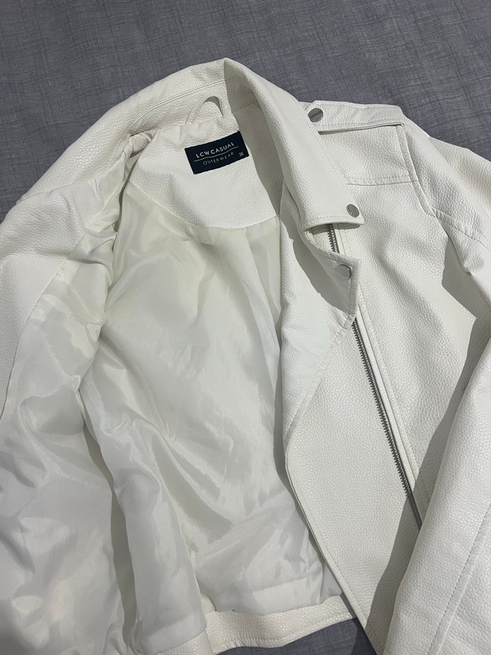 Beyaz Deri Kemerli Kadın Ceket - Görsel 2