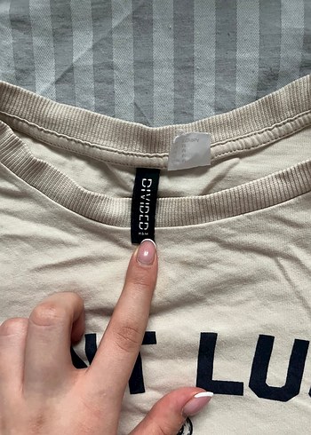 l Beden H&M Yarım Baskılı Beyaz Kadın Kısa Kollu Tişört