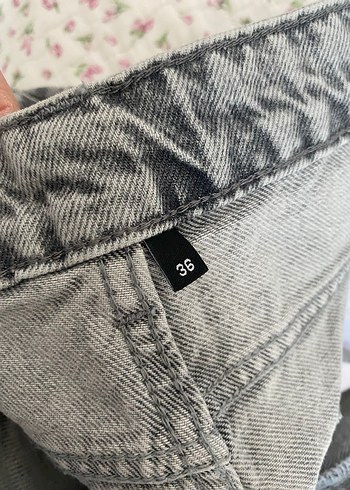 Düğmeli Gri Batik Desenli Kadın Kot Pantolon - Görsel 2