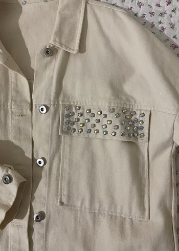 Kadın Krem Rengi Düğmeli Pamuk Gömlek - Görsel 2